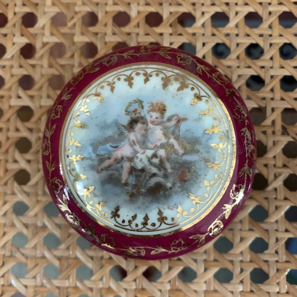 Limoges France Hand Painted Trinket Jewelry Box Cherubs - Picture 4 of 7